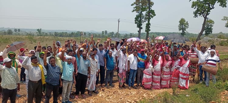 East Singhbhum News : ट्राइबल विवि के समर्थन में आये 7 गांव, कहा- विरोध करने वालों को समाज माफ नहीं करेगा