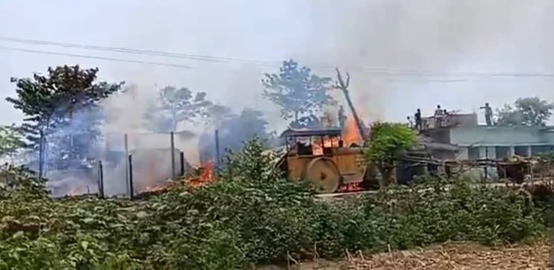 Bhagalpur news विश्वपुरिया में आग लगने से 10 घर जलकर राख