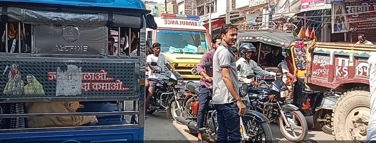 गुरारू बाजार में सड़क व फुटपाथ पर अतिक्रमण, लगता रहता है जाम