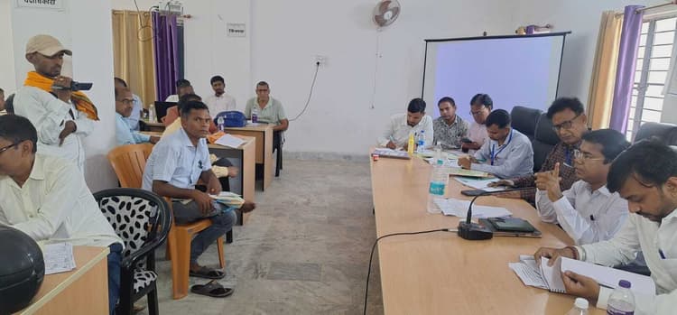 बीएलओ निर्धारित समय-सीमा में काम संपन्न करें