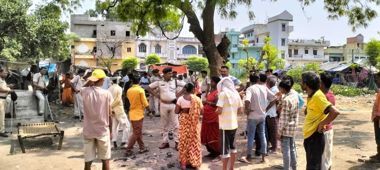 रेलवे लाइन के किनारे से हटेंगे खटाल व झोंपड़ियां