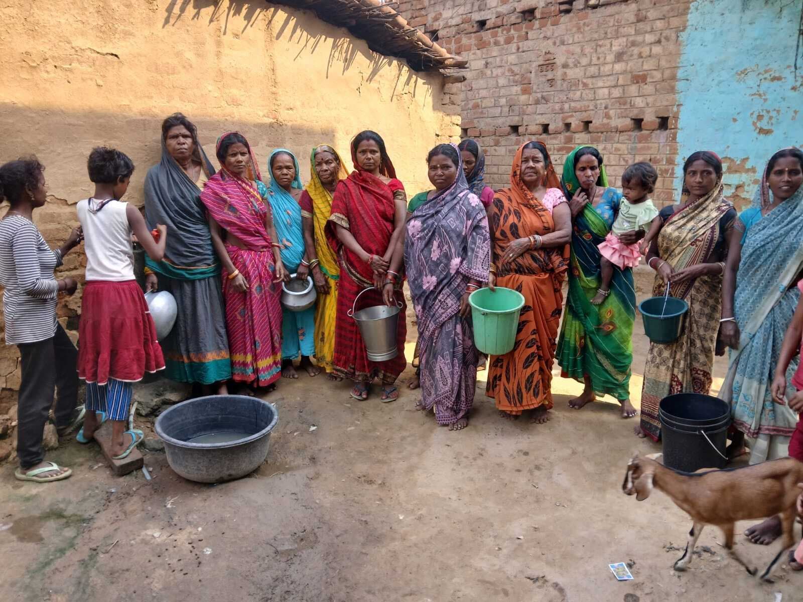 भीषण गर्मी में पेयजल संकट से महादलित टोला में हाहाकार