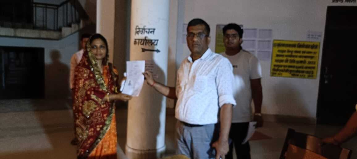 Motihari: सिसवा सोब की पैक्स अध्यक्ष निर्वाचित हुई डोली