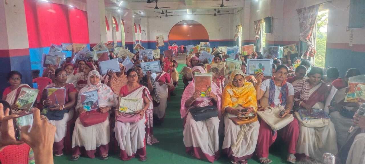 तीन दिवसीय प्रशिक्षण शिविर में सेविकाओं को दिया जा रहा प्रशिक्षण