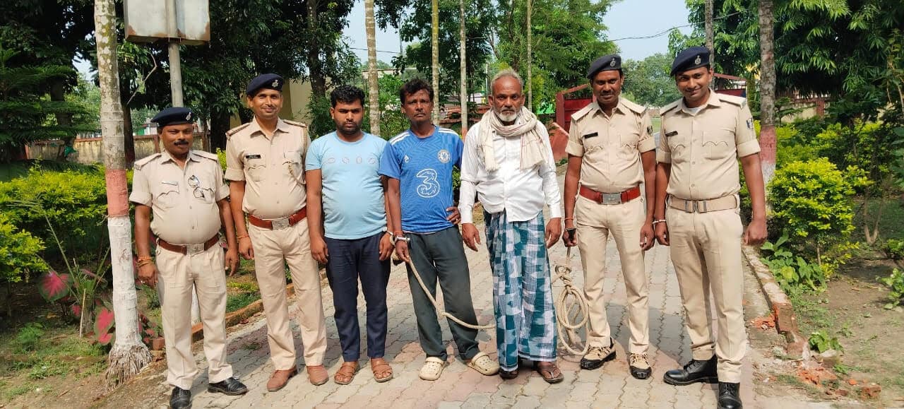 फरार तीन वारंटी गिरफ्तार