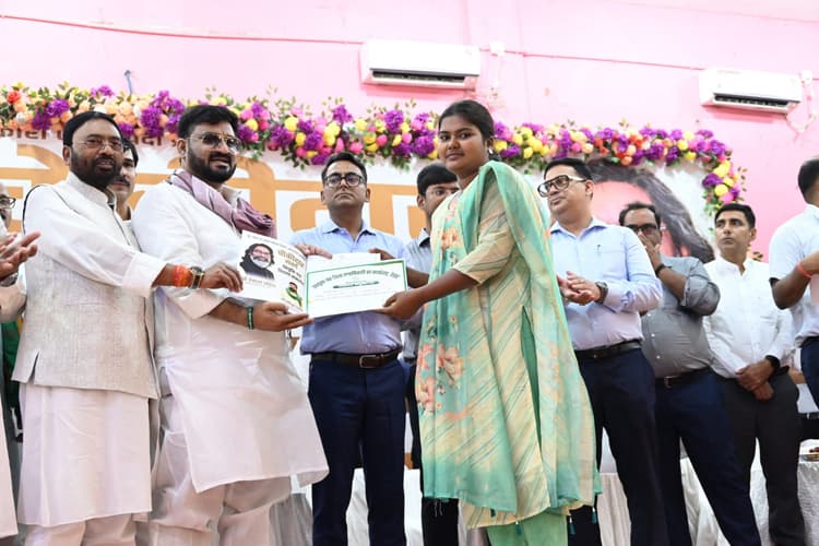 Deoghar news : युवाओं के हर वर्ग के सपने को साकार कर रही राज्य सरकार : हफीजुल