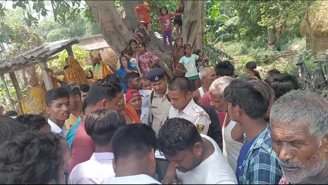 Madhubani News : मधुबनी में कार रोककर पिस्टल दिखा पांच लाख रुपये की लूट