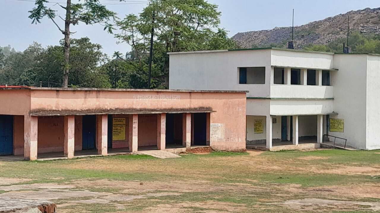 स्कूलों में नहीं है तड़ित चालक, छात्रों की जान मुसीबत में