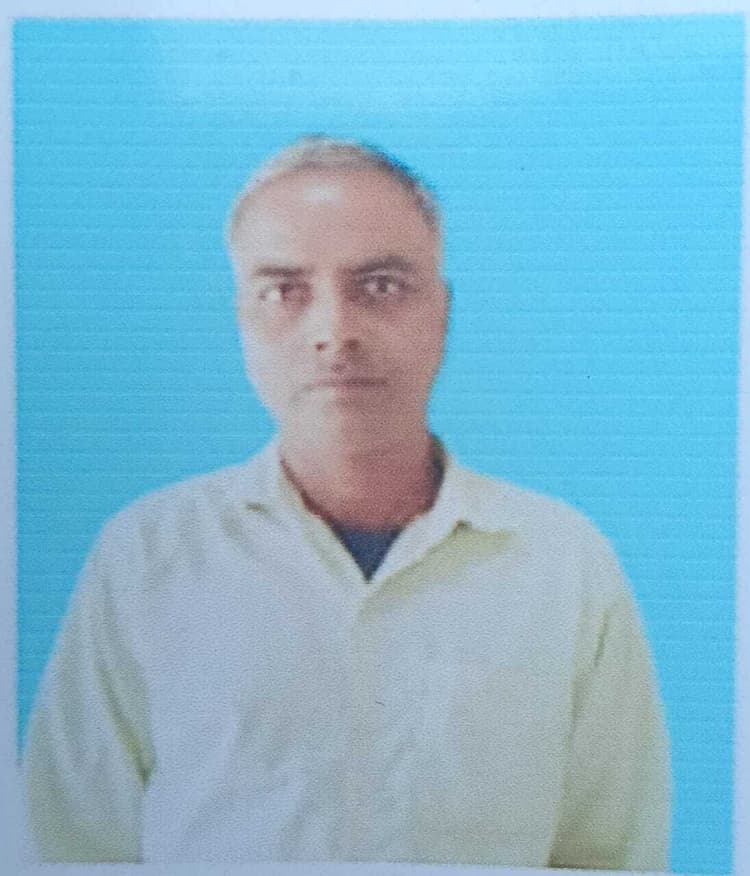 सड़क दुर्घटना में स्कूल ड्राइवर की हुई मौत