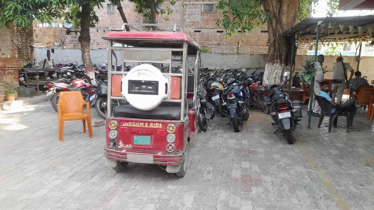 टोटो से बियर व विदेशी शराब जब्त, तस्कर गिरफ्तार