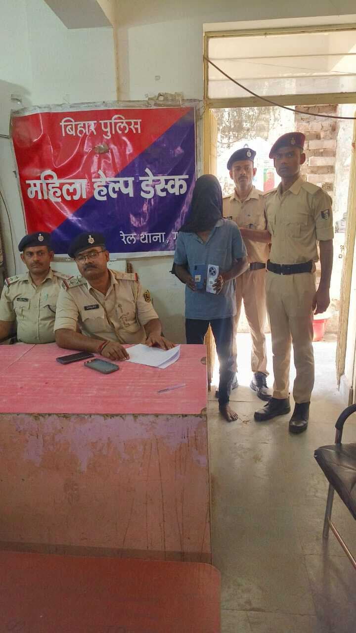 चोरी के मोबाइल के साथ रंगेहाथ शेखपुरा का युवक गिरफ्तार