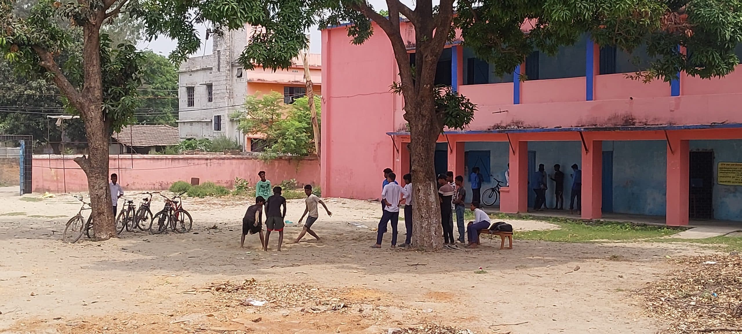 मारवाड़ी पाठशाला उच्चतर विद्यालय डेहरिया के छह शिक्षक पढ़ाई के समय थे गायब