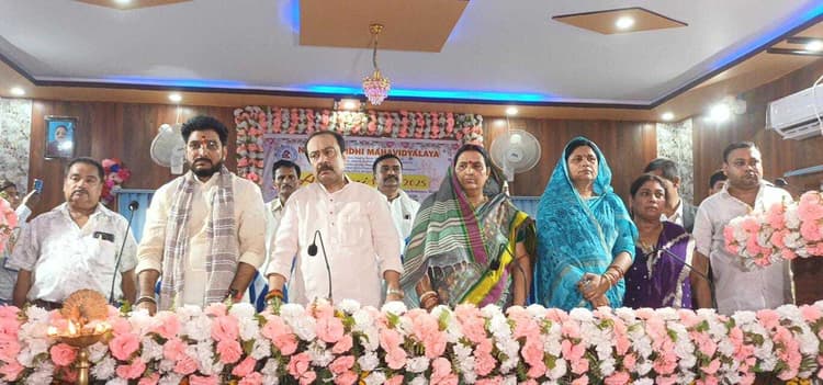 विधि शिक्षा समाज सेवा का सशक्त माध्यम : विवेक ठाकुर