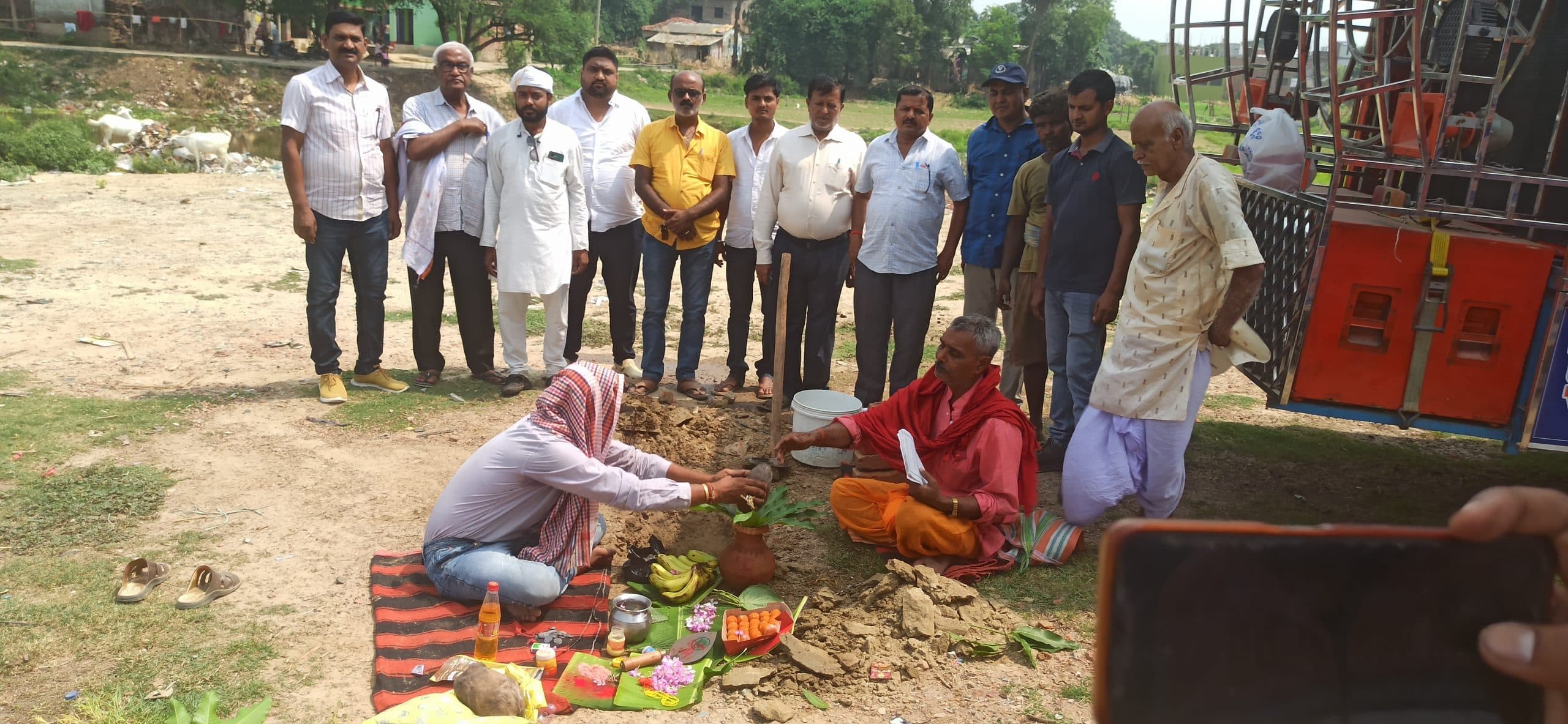 Madhubani News : पंचायत सरकार भवन का किया भूमि पूजन