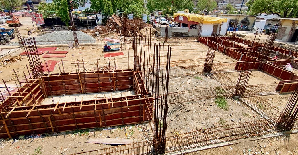 यात्री सुविधा विस्तार का काम पड़ा है धीमा, यात्रियों को करना होगा अभी और इंतजार