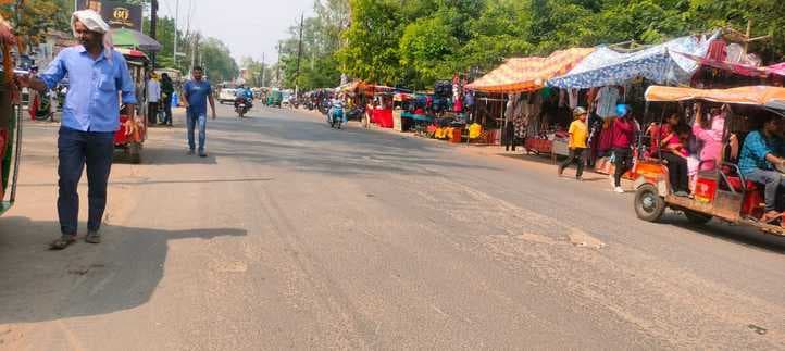 उमस भरी गर्मी से परेशान हैं लोग, 41.6 डिग्री सेल्सियस पहुंचा तापमान