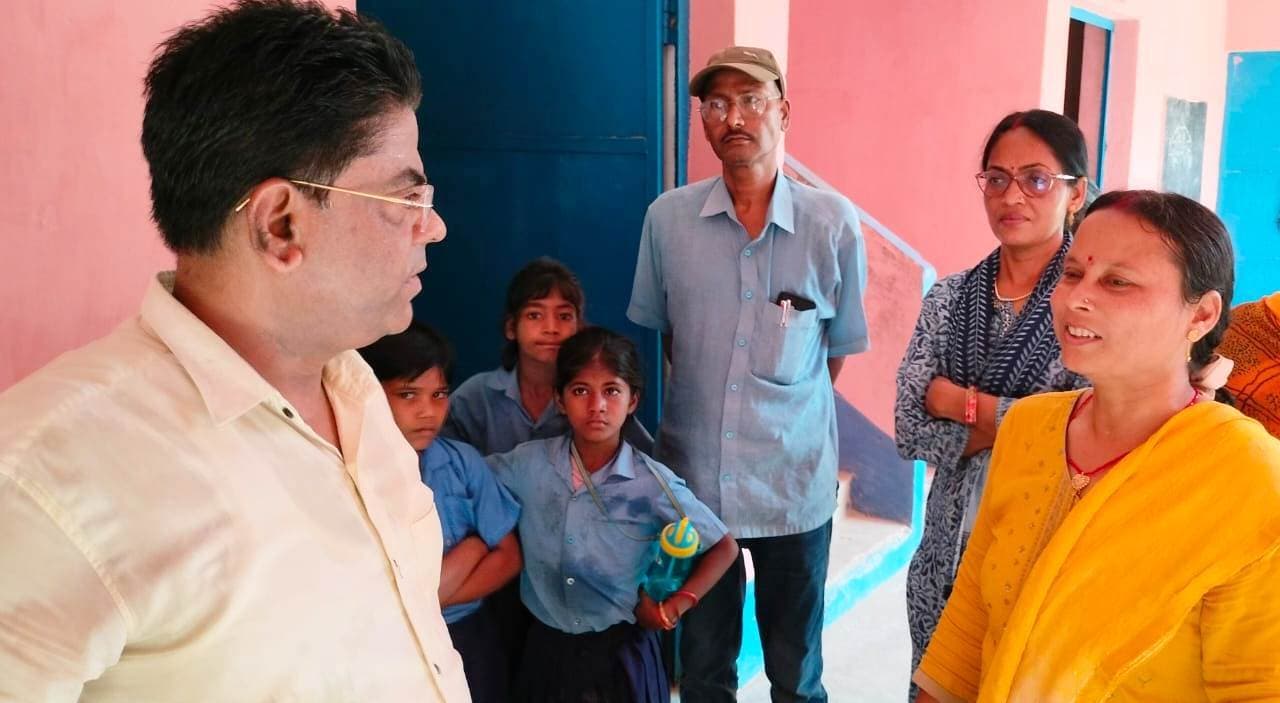 Bhagalpur news मवि प्रखंड काॅलोनी की व्यवस्था देख बीडीओ हैरान