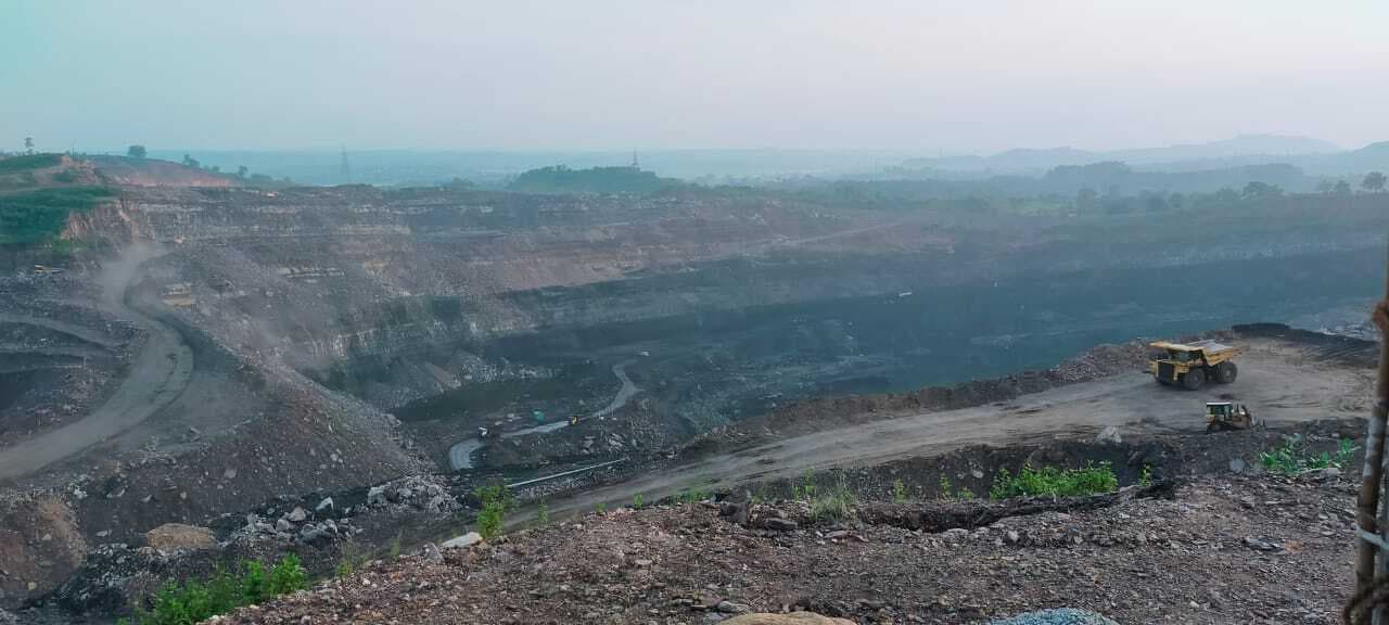 Bokaro News : एकेके में तीन दिनों से ठप है केएसएमएल आउटसोर्सिंग कंपनी का ओबी निस्तारण व कोयला खनन का काम