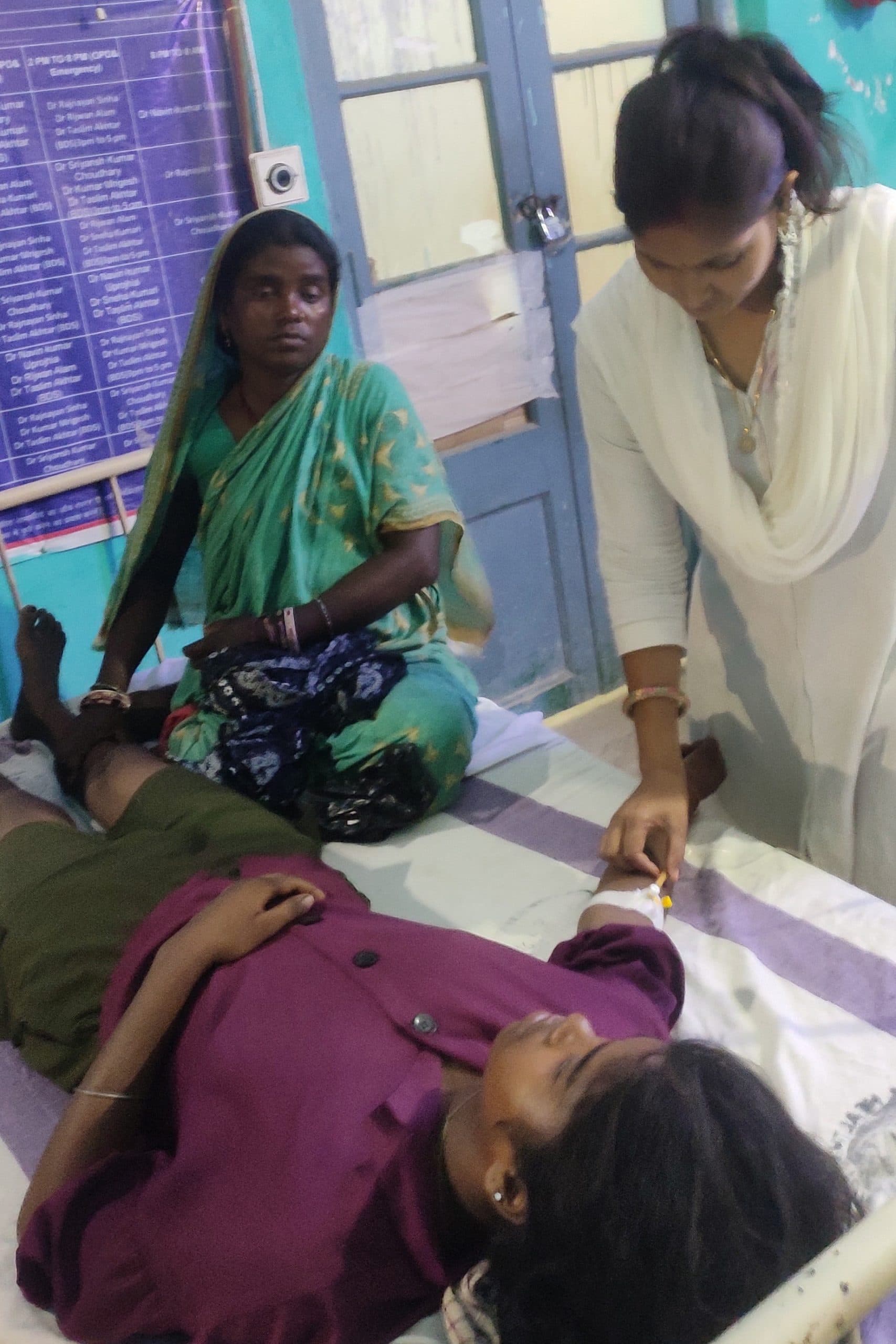 सुरैती में किशोरी व दरगाहा में महिला को सांप ने डंसा