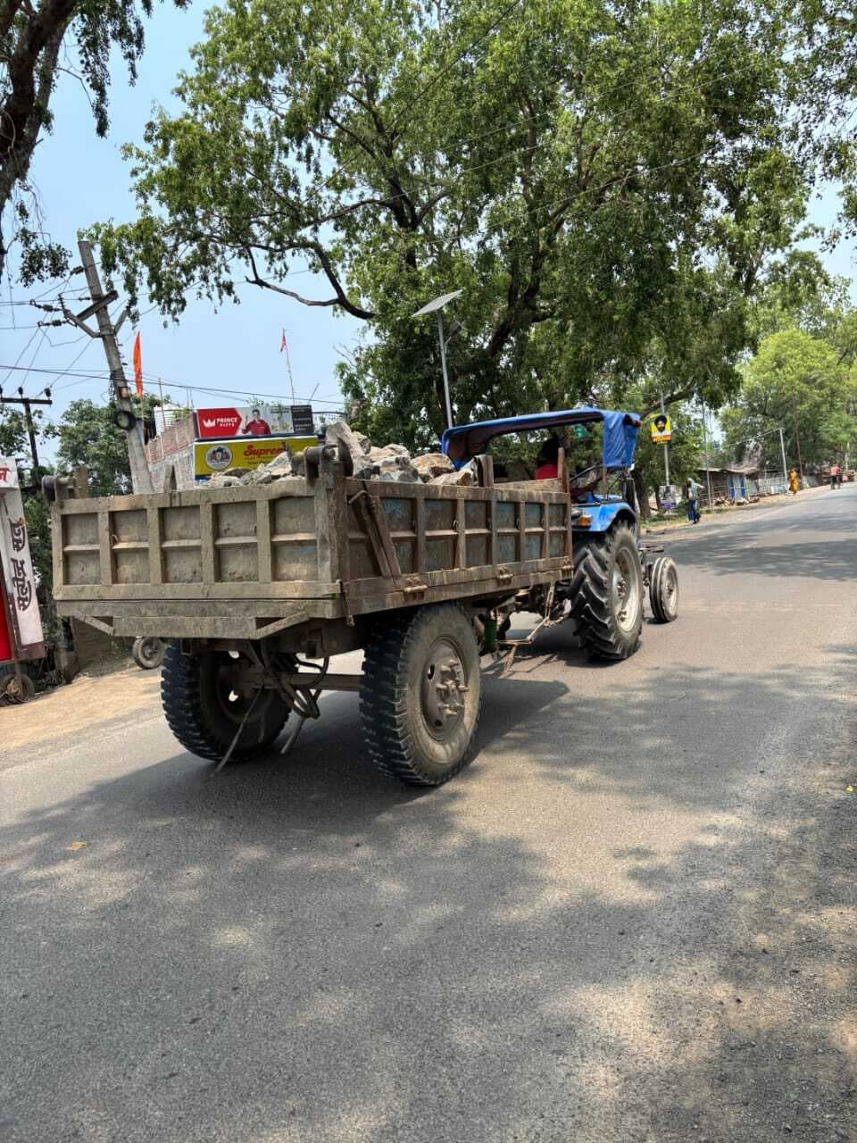 लोहंडा मार्ग में बोल्डर लोड अवैध ट्रैक्टरों का परिचालन तेज