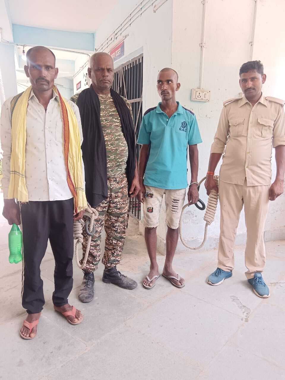 दो फरार वारंटी गिरफ्तार