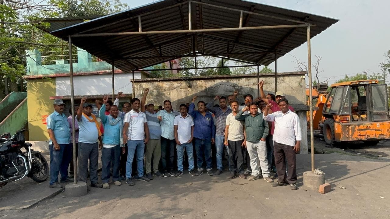 ओटी भुगतान में विसंगतियों को लेकर मजदूरों में गहराया आक्रोश