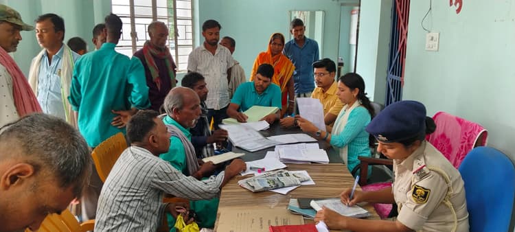 जनता दरबार में तीन मामलों का किया निष्पादन