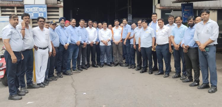 Jamshedpur news. टाटा मोटर्स के प्लांट वन में अध्यक्ष व महामंत्री का स्वागत