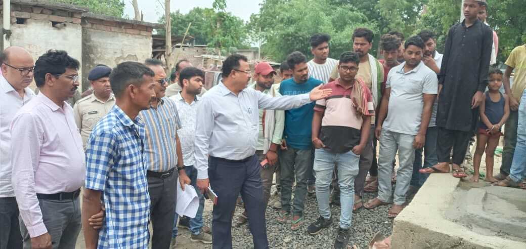 डीडीसी ने मध्य नारायणपुर में जल जीवन मिशन योजनाओं का किया निरीक्षण