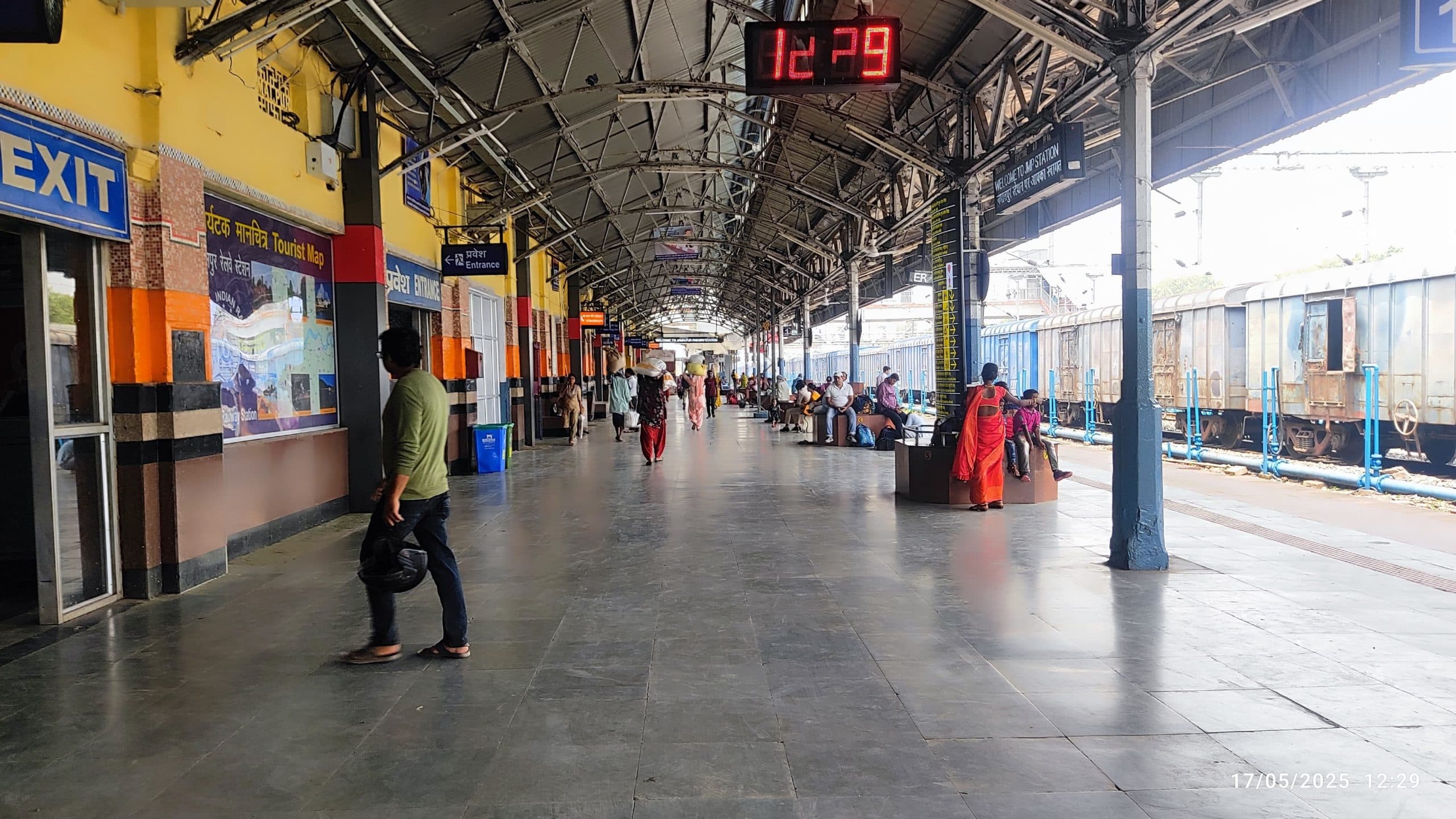 जमालपुर-भागलपुर रेल खंड पर लगा सात घंटे का ट्रैफिक व पावर ब्लॉक, पसरा सन्नाटा