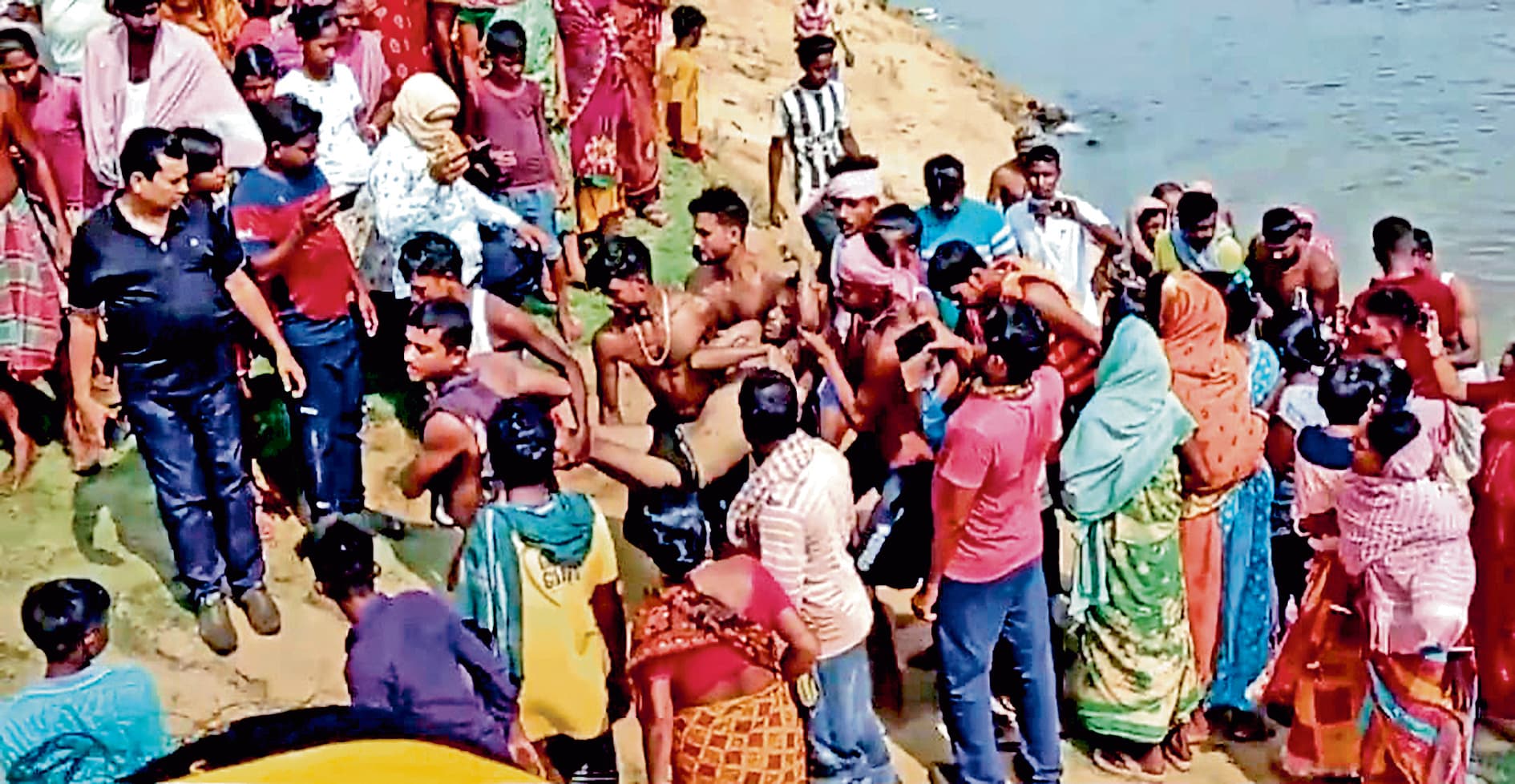 दामोदर में डूबने से दो युवकों की हुई मौत