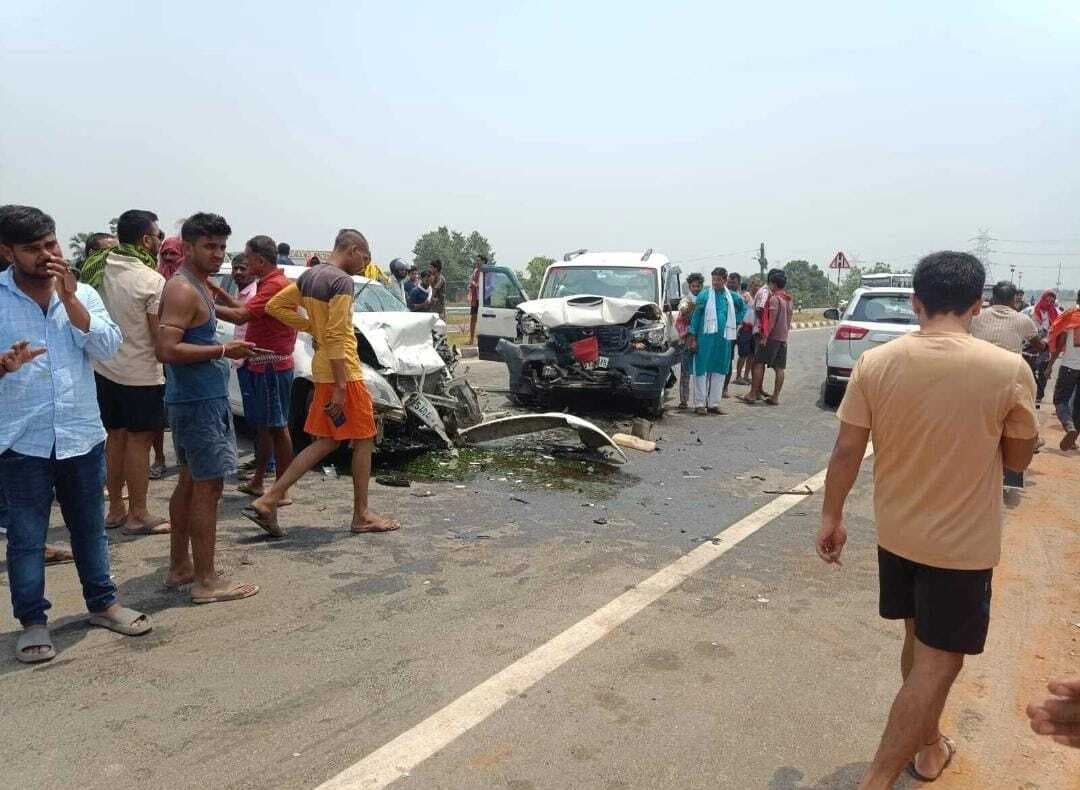 दो वाहनों में टक्कर में एक महिला की मौत, चार जख्मी