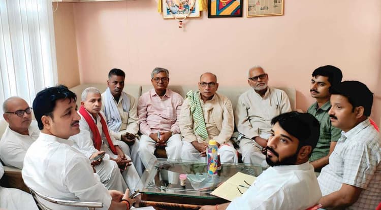 इंडिया गठबंधन के जिला संयोजक बने राजद के जिलाध्यक्ष दिलीप कुमार सिंह, जिला स्तर पर बनायी गयी 12 सदस्यीय कमेटी में शामिल होंगे वरिष्ठ कार्यकर्ता