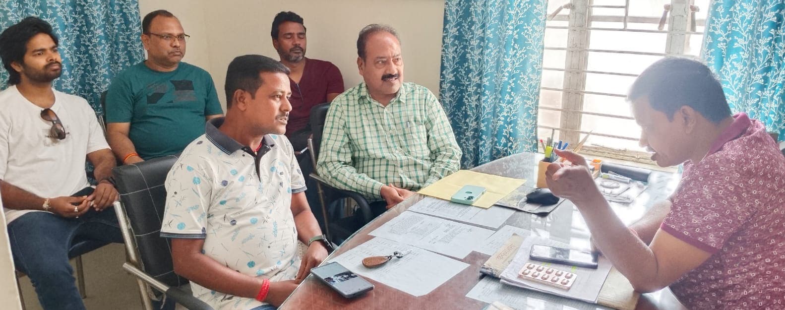 कोरियर को रिप्लाई कॉल करने के बाद ही हैक हो गया था डॉक्टर का व्हाट्सएप