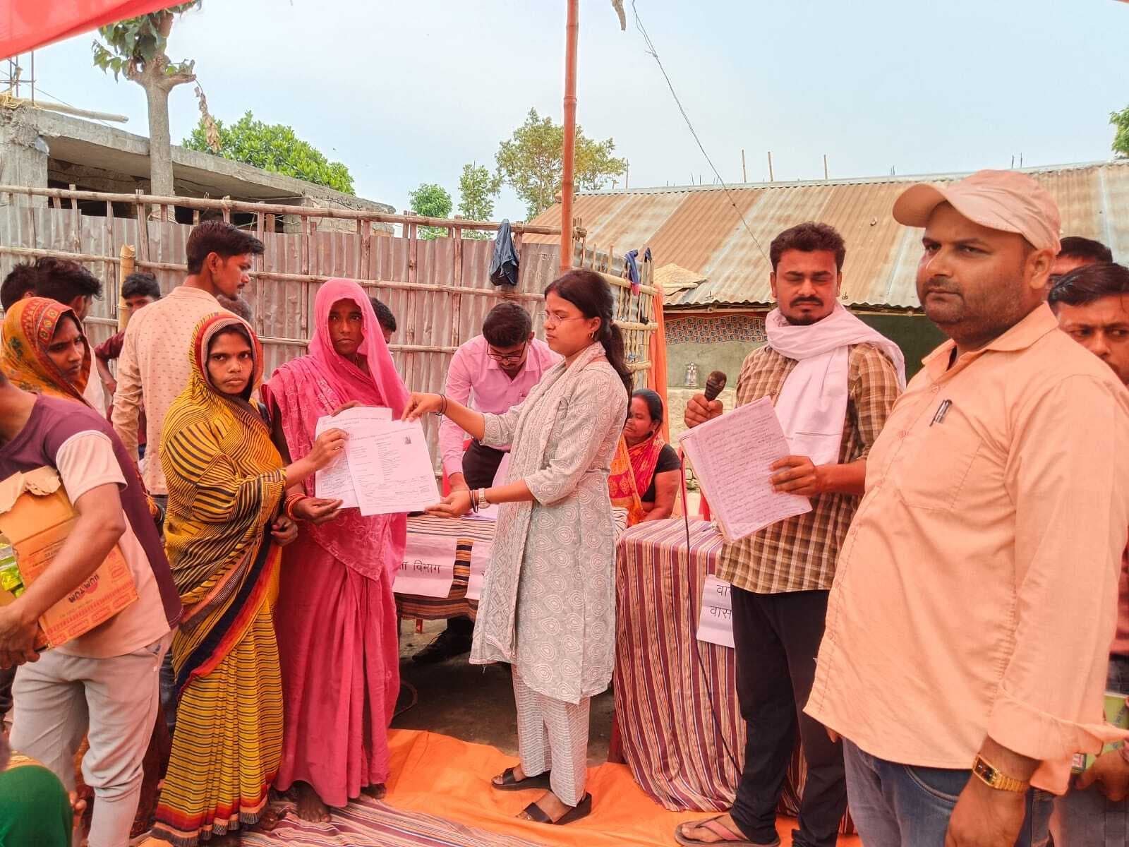 कुरसंडी पंचायत में विशेष शिविर का आयोजन