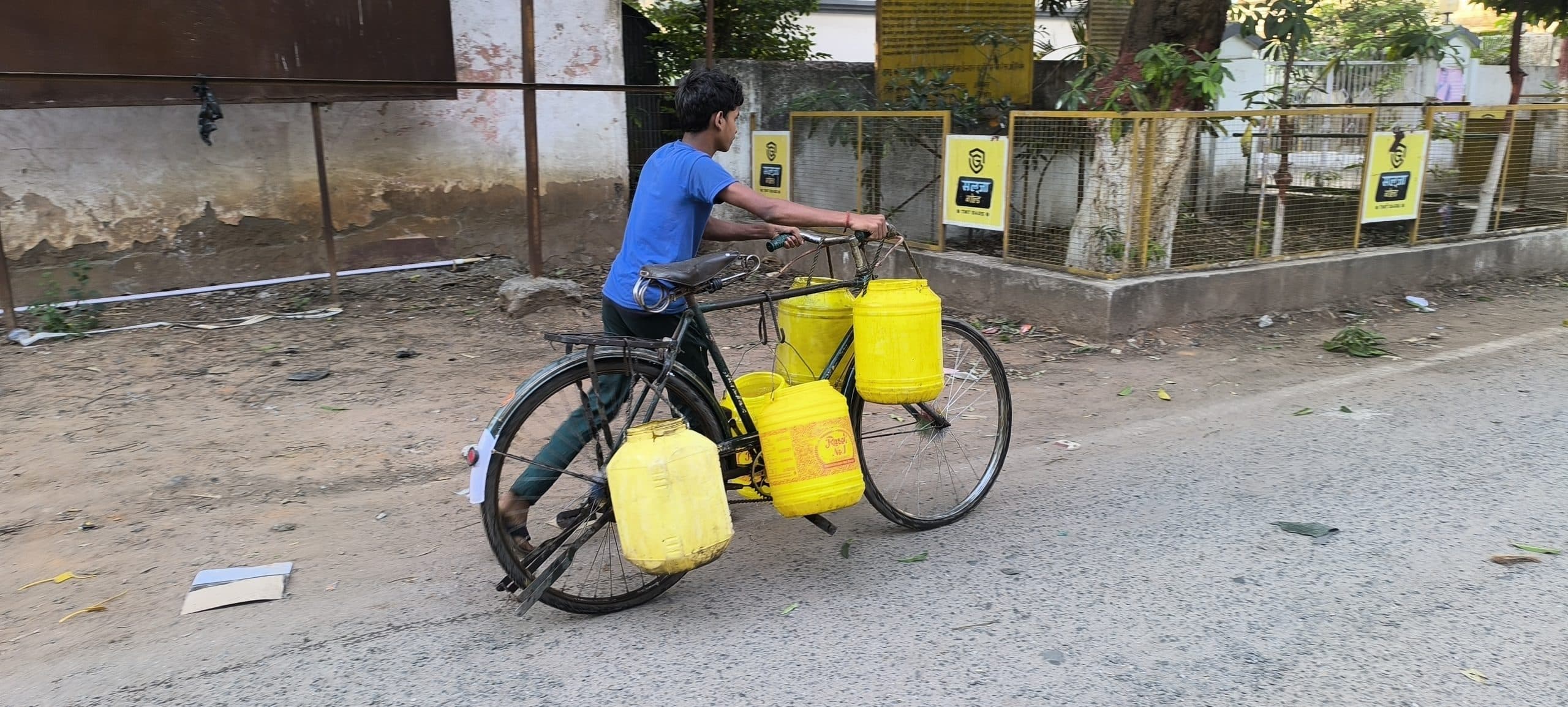 Giridih News :अनियमित विद्युत आपूर्ति से नगर निगम क्षेत्र में गहराया पेयजल संकट