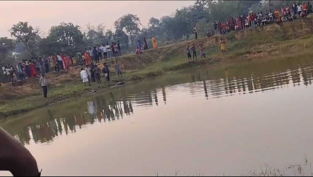 Giridih News :अतकी के तालाब में डूबने से युवक की मौत