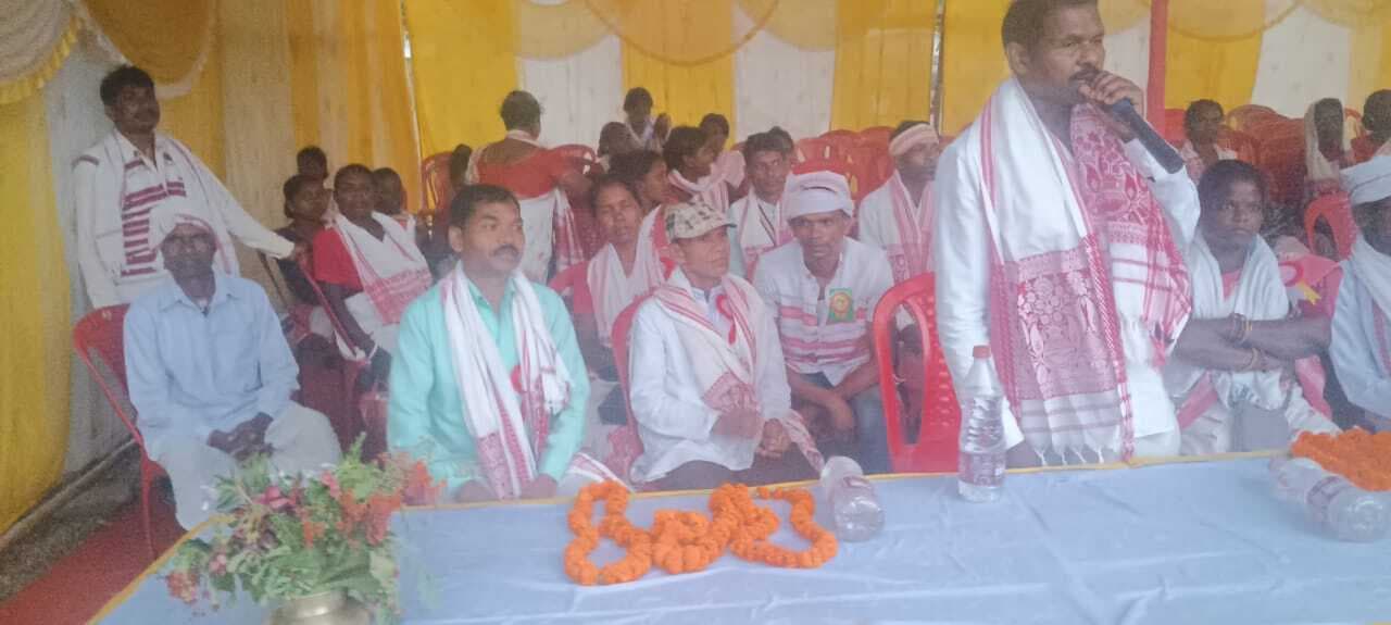 फतेहपुर में सरना झंडागड़ी सह प्रार्थना सभा