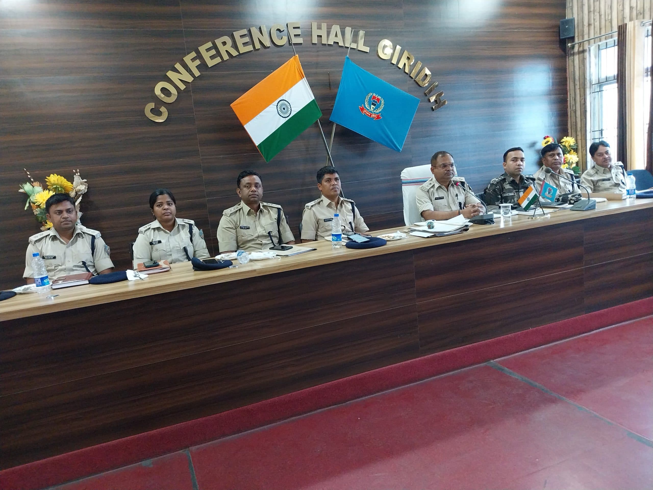 Giridih News :लंबित मामलों के निष्पादन में लापरवाही बर्दाश्त नहीं : एसपी