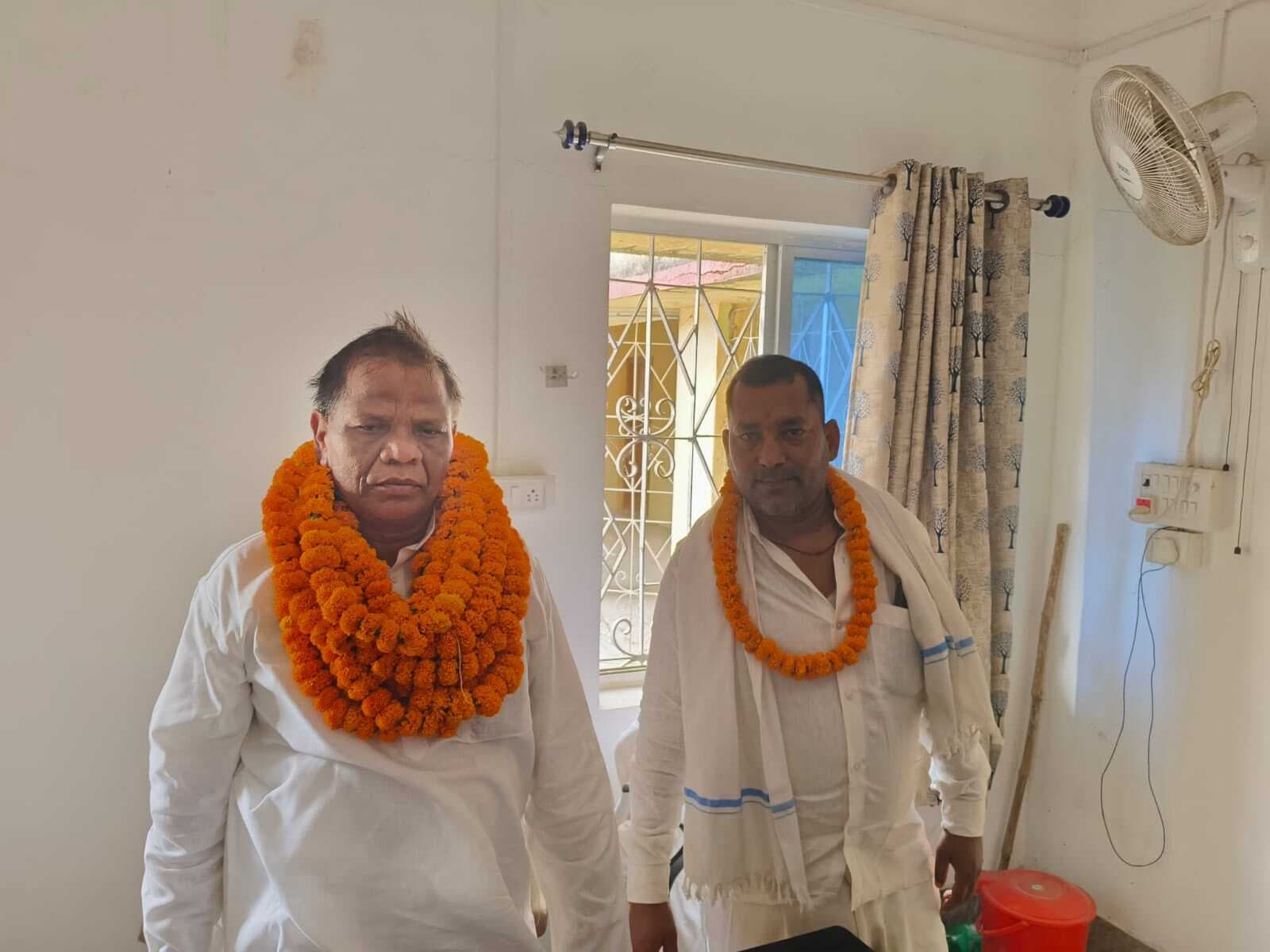 तालाबंदी के बाद ताला तोड़कर खोला गया प्रमुख कार्यालय