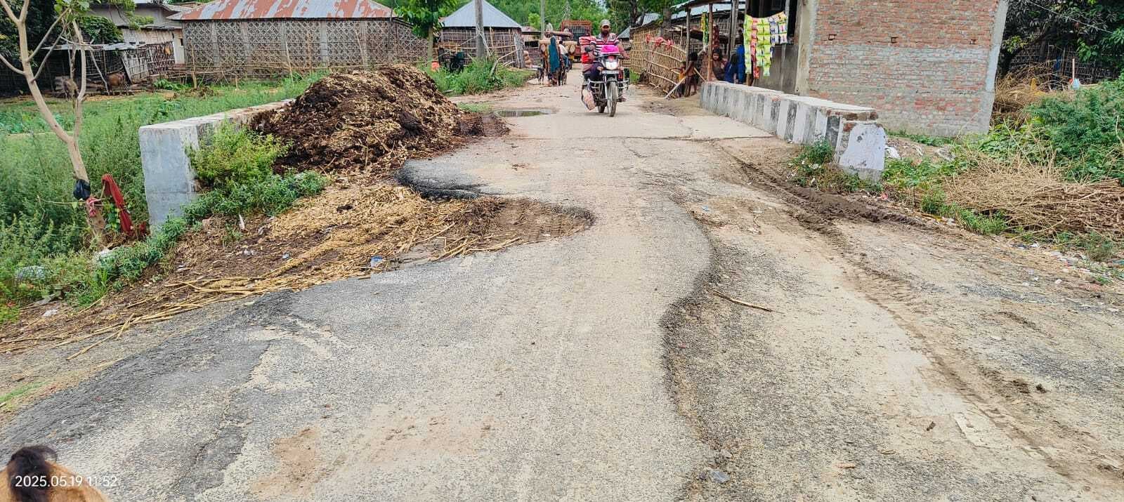 गढ़िया-रामनगर पथ पर रेनकट बना जानलेवा