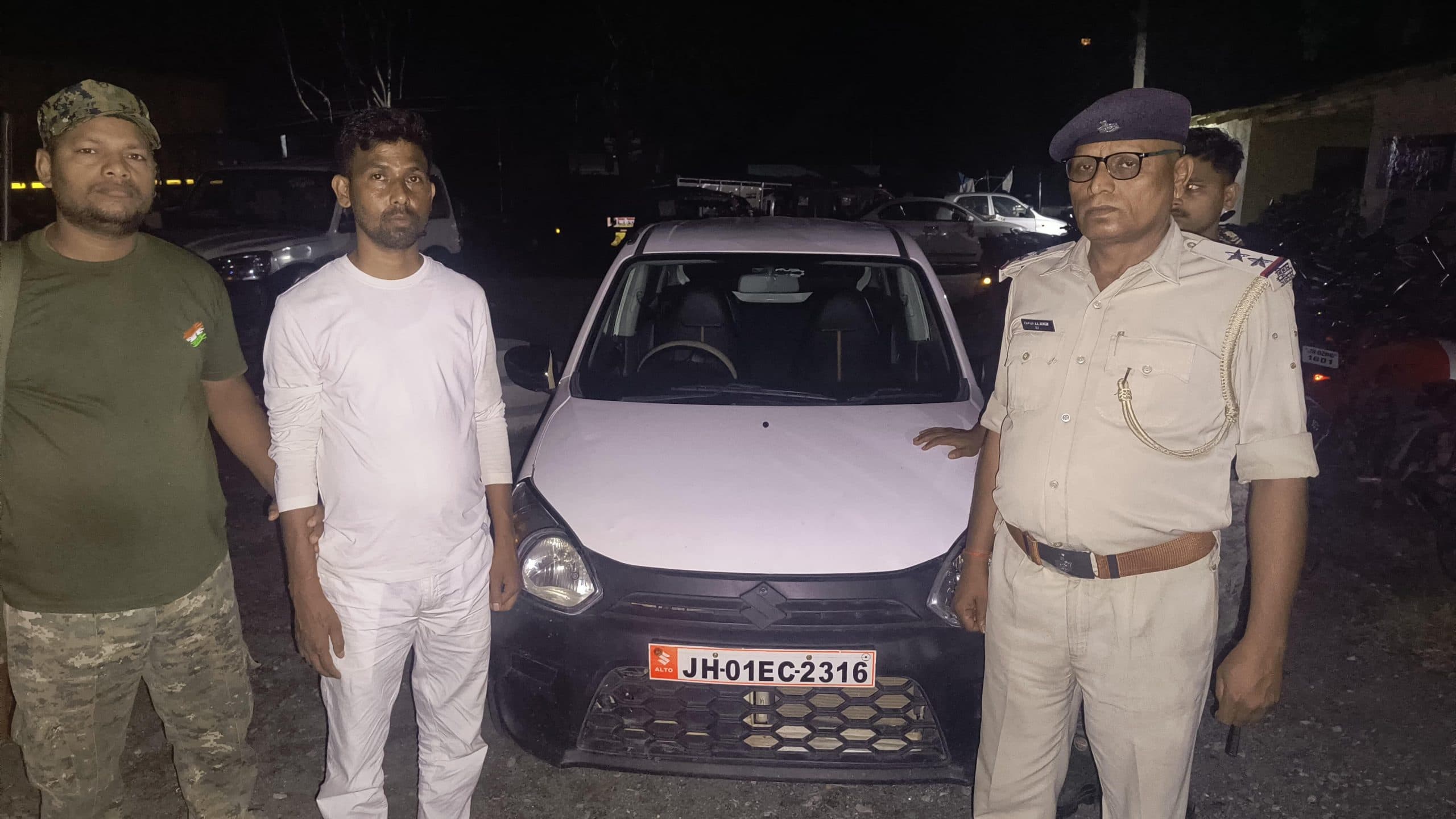 चोरी की कार के साथ युवक गिरफ्तार