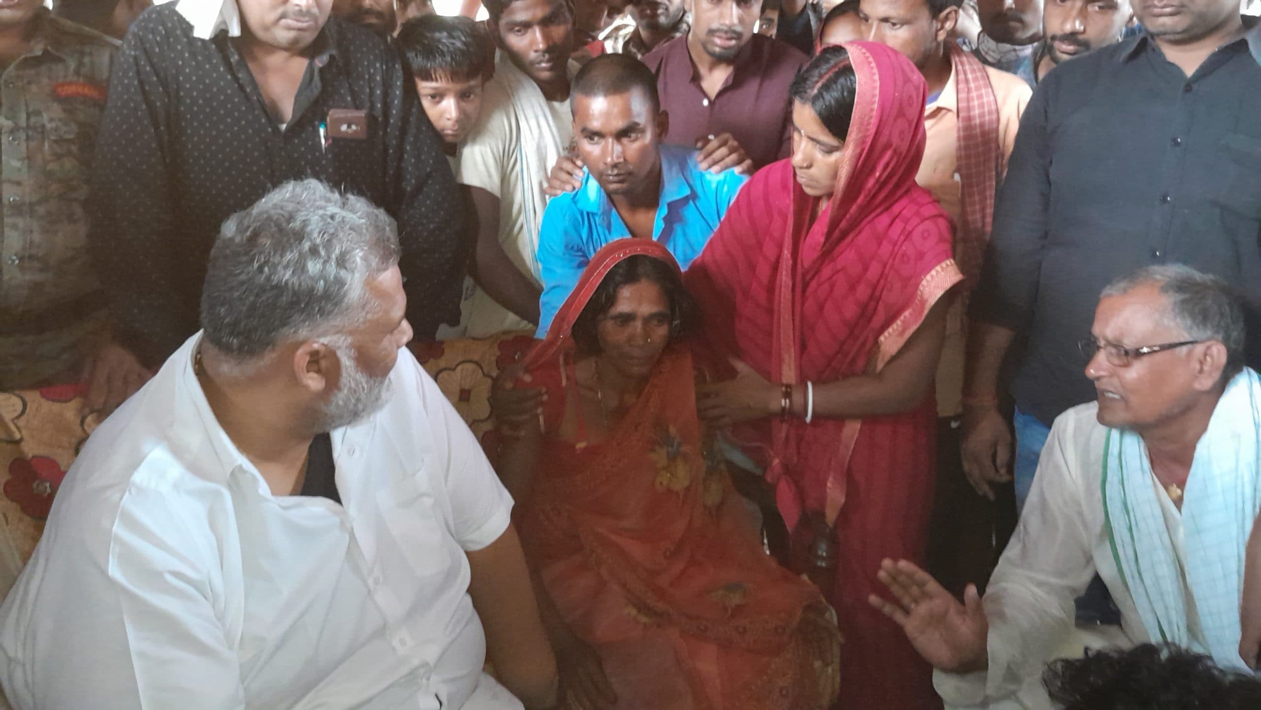 मृतक किसान के परिजनों को सांसद ने दिया सांत्वना