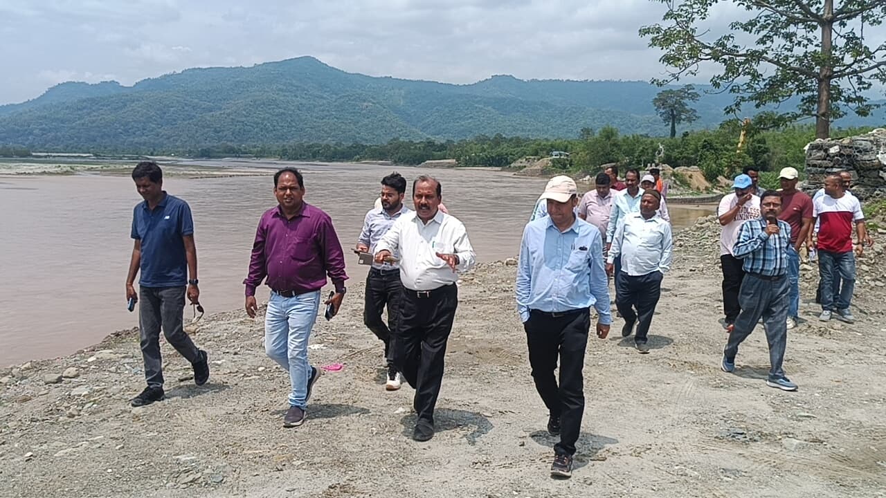 कोसी तटबंध व कटाव निरोधक कार्यों का हाई लेवल टीम ने किया निरीक्षण