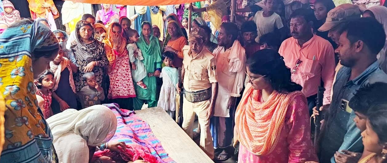 खरैया गांव में ठनका गिरने से युवती की मौत