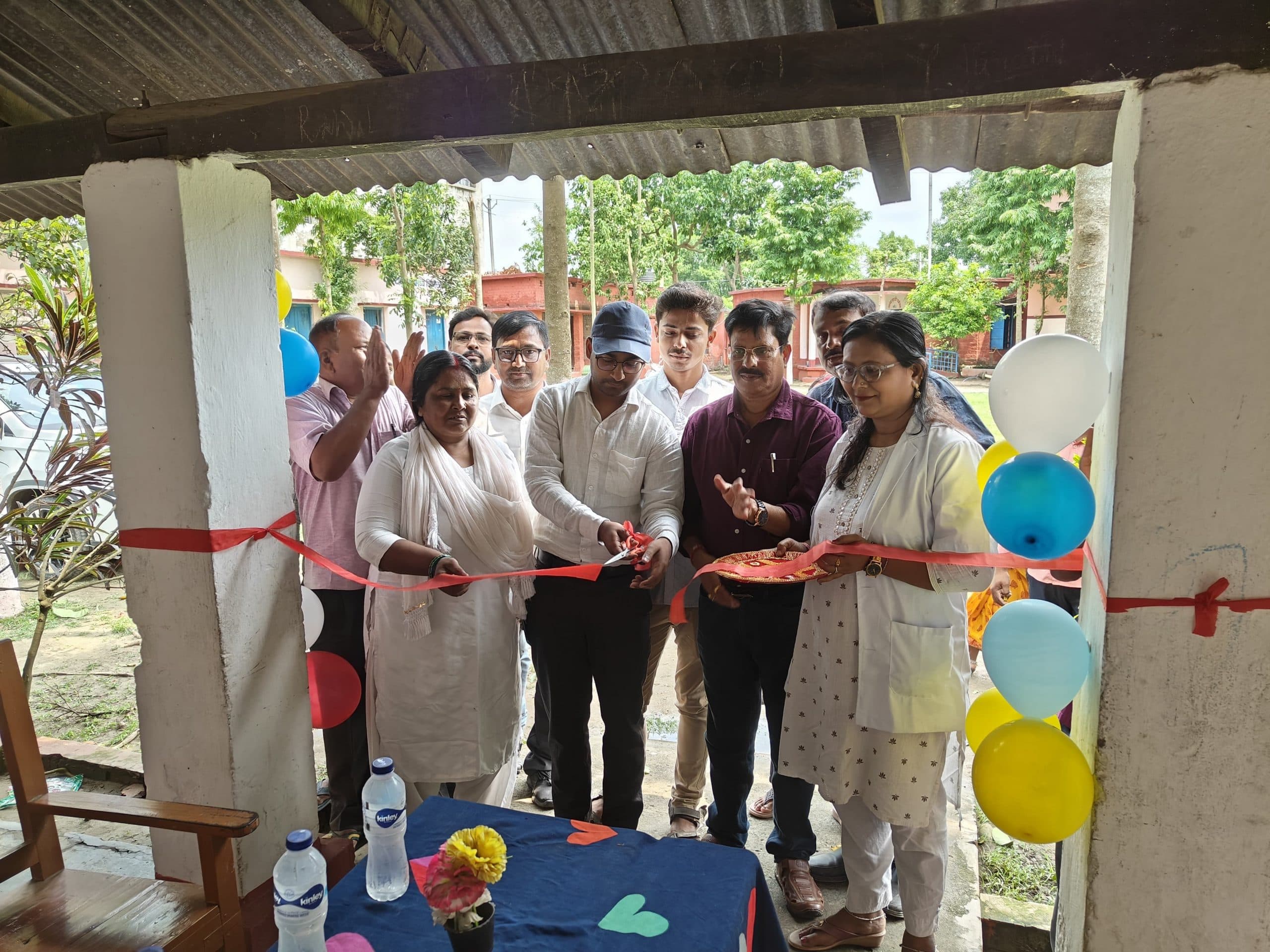 सिमराही में छात्राओं को लगाया गया एचपीवी टीका