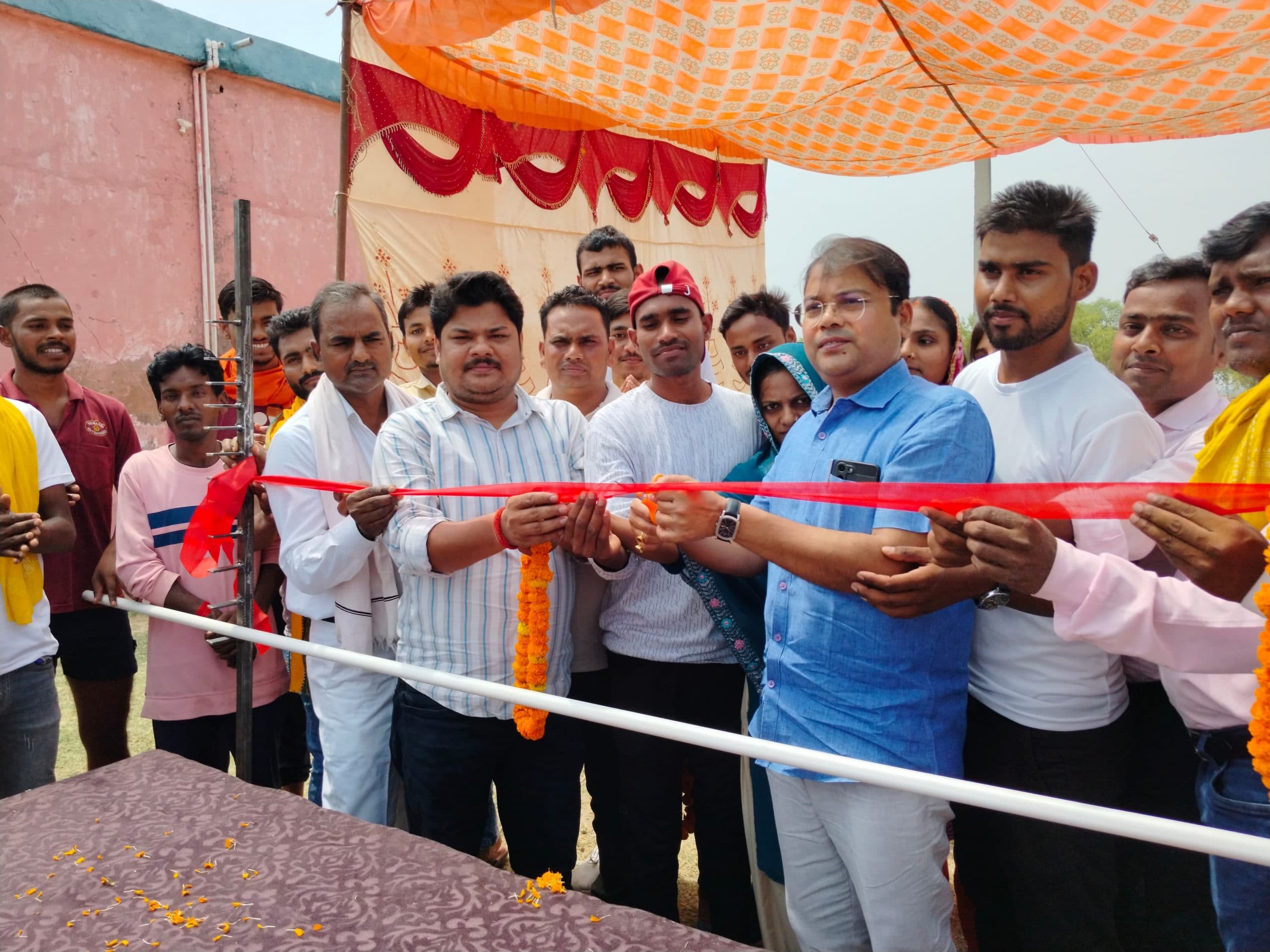 बरैला खेल मैदान में टेनिस कोर्ट का हुआ उद्घाटन