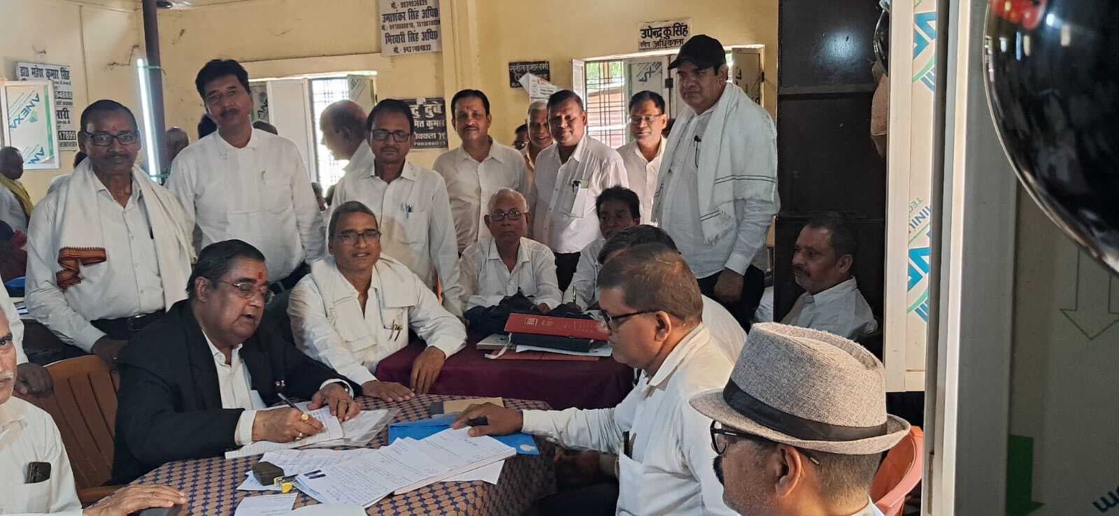 नामांकन के तीसरे दिन 10 लोगों ने दाखिल किया पर्चा