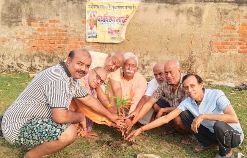 पौधरोपण कर दिया हरियाली का संदेश