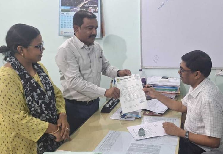 ऑटो व टोटो से बच्चों को स्कूल लाने-ले जाने पर रोक लगाने की मांग